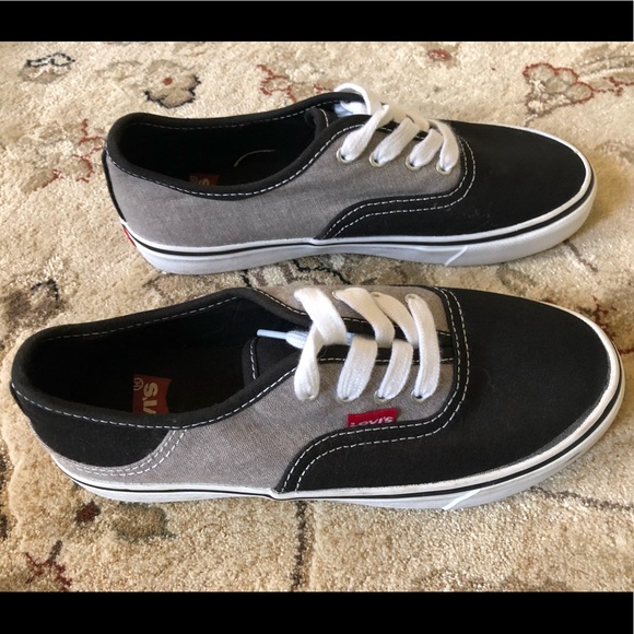 New Levis Skate Tennis Shoe 2 Tone Like 